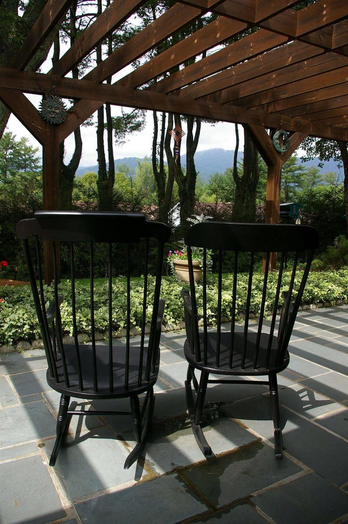 Brookside Mountain Mist Inn Уэйнсвилл Экстерьер фото