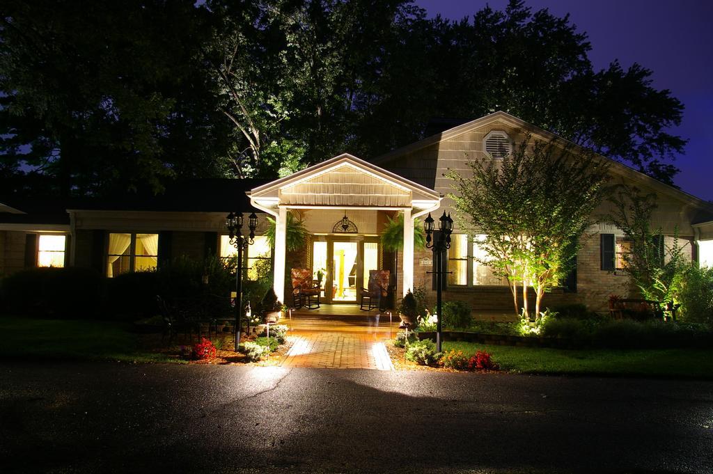 Brookside Mountain Mist Inn Уэйнсвилл Экстерьер фото
